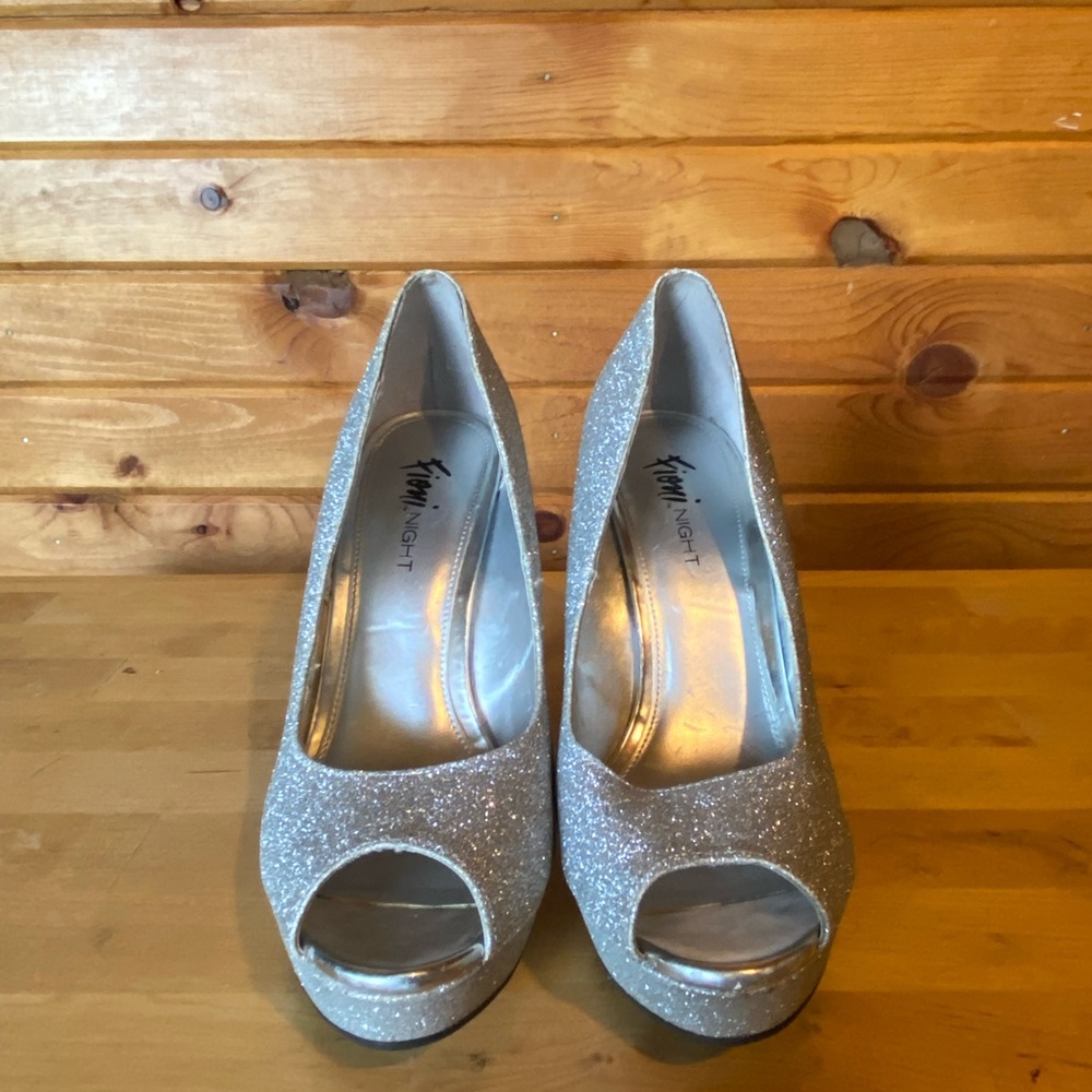 FIONI Clothing Silver Sparkle Peep Toe Heels